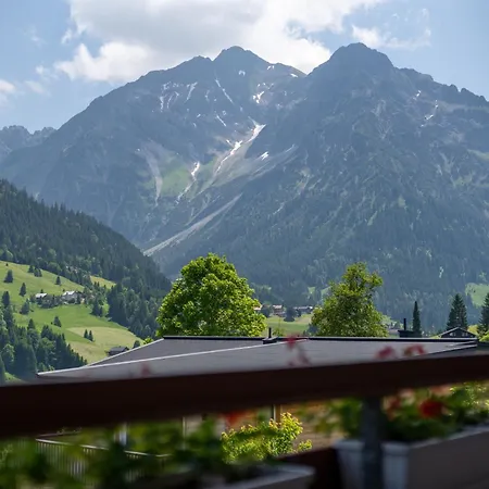 Beate * Hirschegg (Vorarlberg)